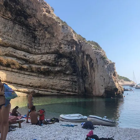 Pomalo Hotel Vis