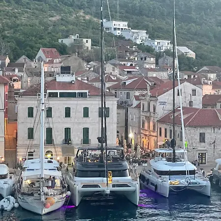Pomalo Hotel Vis
